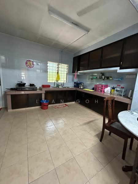 2-storey Terraced House for Sale in Taman Datuk Thamby Chik Karim (Batu Berendam) - Ivan Goh - Kitchen - PropertyGuru.com.my