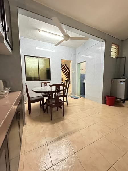 2-storey Terraced House for Sale in Taman Datuk Thamby Chik Karim (Batu Berendam) - Ivan Goh - Dining Room - PropertyGuru.com.my