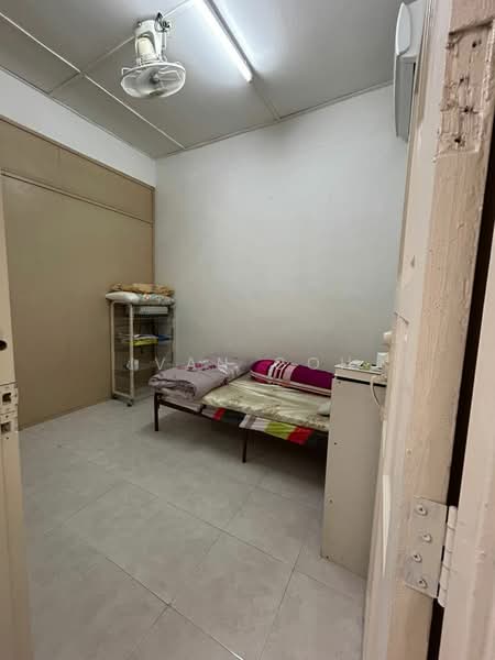 2-storey Terraced House for Sale in Taman Datuk Thamby Chik Karim (Batu Berendam) - Ivan Goh - Bedroom - PropertyGuru.com.my
