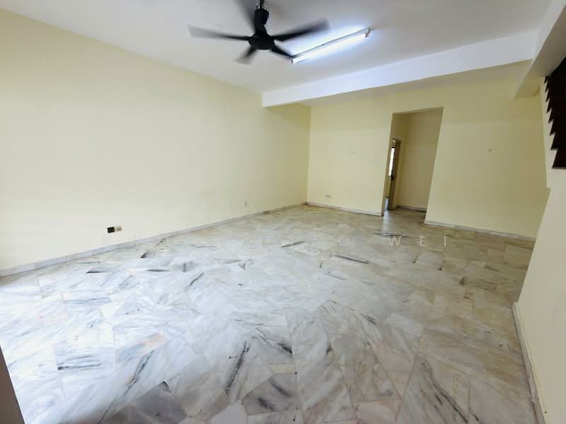 Rumah Teres untuk Dijual di Taman Tun Perak (Rawang) - Kwong Xiao Wei - Living Room - PropertyGuru.com.my