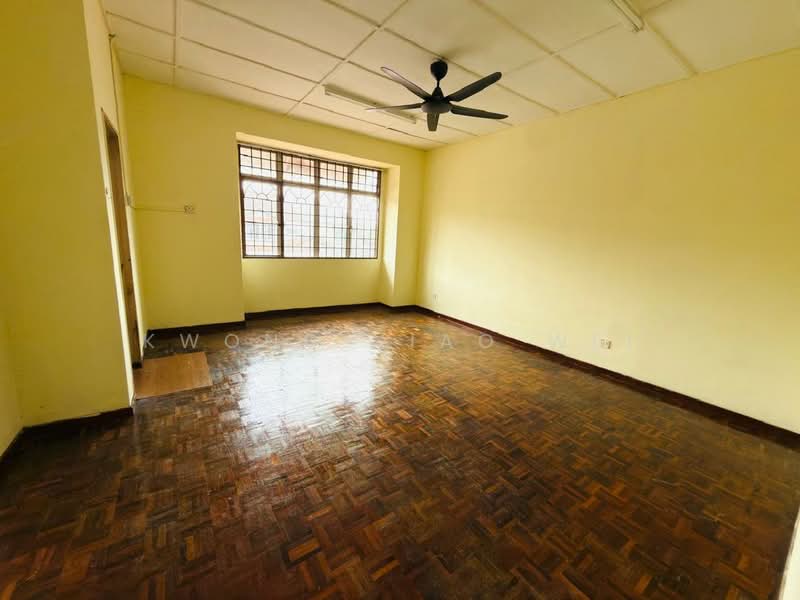 Rumah Teres untuk Dijual di Taman Tun Perak (Rawang) - Kwong Xiao Wei - Living Room - PropertyGuru.com.my