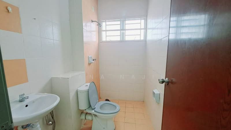 Rumah Teres 2 Tingkat untuk Dijual di Saujana Utama (Puncak Alam) - Ziana Najib - Bathroom - PropertyGuru.com.my
