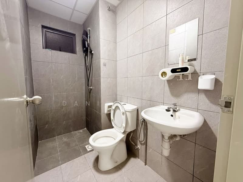 Servis Apartment untuk Disewa di Flora Residency - Daniel Chin - Bathroom - PropertyGuru.com.my
