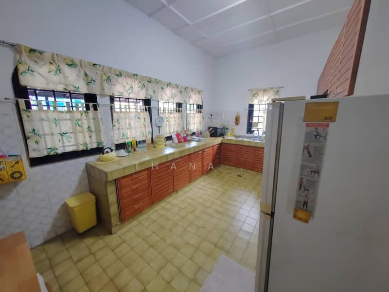 Bungalow for Sale in Seksyen 11 (Shah Alam) - Thana . - PropertyGuru.com.my
