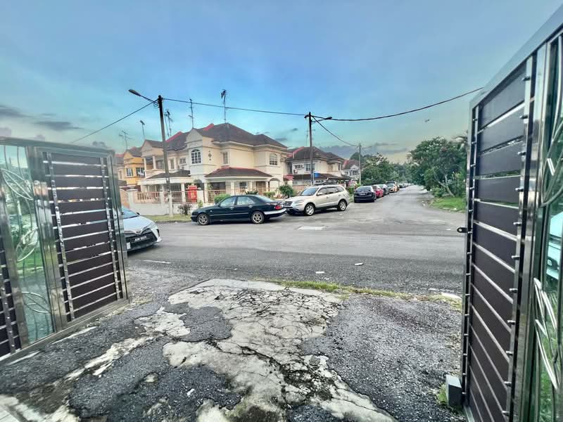 Rumah Teres 2 Tingkat untuk Dijual di Bandar Putra (Kulai) - Ida Aziz - Exterior - PropertyGuru.com.my