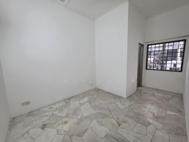 1-storey Terraced House for Sale in Bandar Puncak Alam (Puncak Alam) - Ziana Najib - Interior - PropertyGuru.com.my