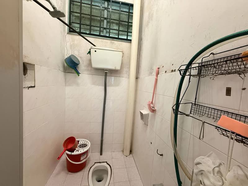 1-storey Terraced House for Sale in Senai (Kulai) - Paggie Tee - Bathroom - PropertyGuru.com.my
