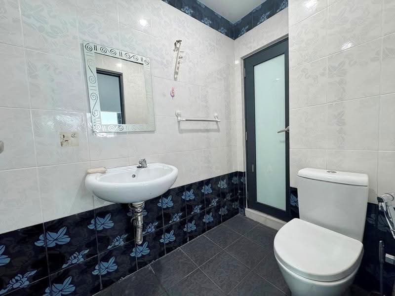 Rumah Teres 2-Tingkat untuk Disewa di Bandar Botanic (Klang) - Penny Chia - Bathroom - PropertyGuru.com.my