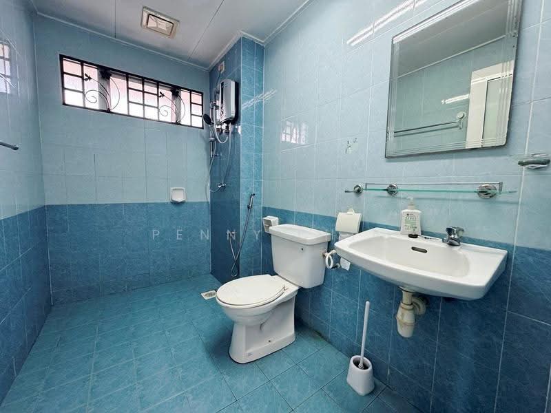 Rumah Teres 2-Tingkat untuk Disewa di Bandar Botanic (Klang) - Penny Chia - Bathroom - PropertyGuru.com.my