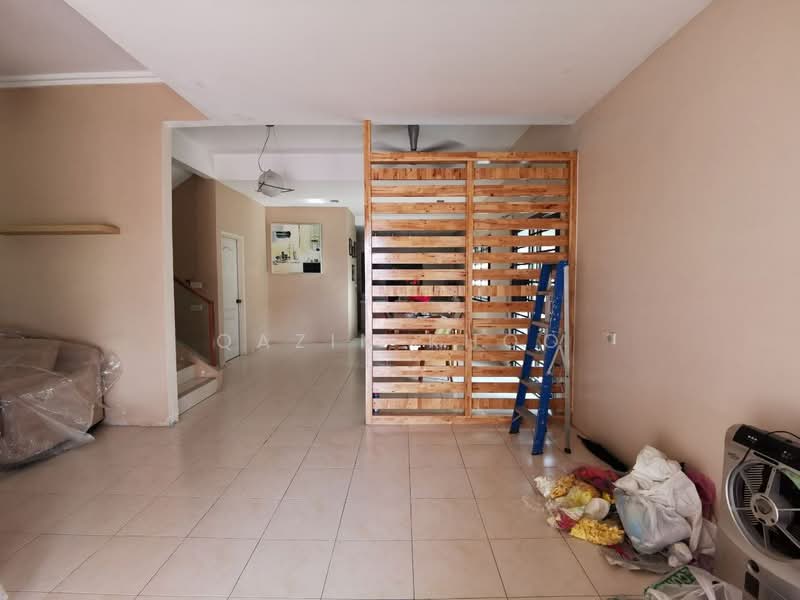 Rumah Berkembar untuk Disewa di Simpang Pulai (Perak) - Qazin Khoo - Living Room - PropertyGuru.com.my