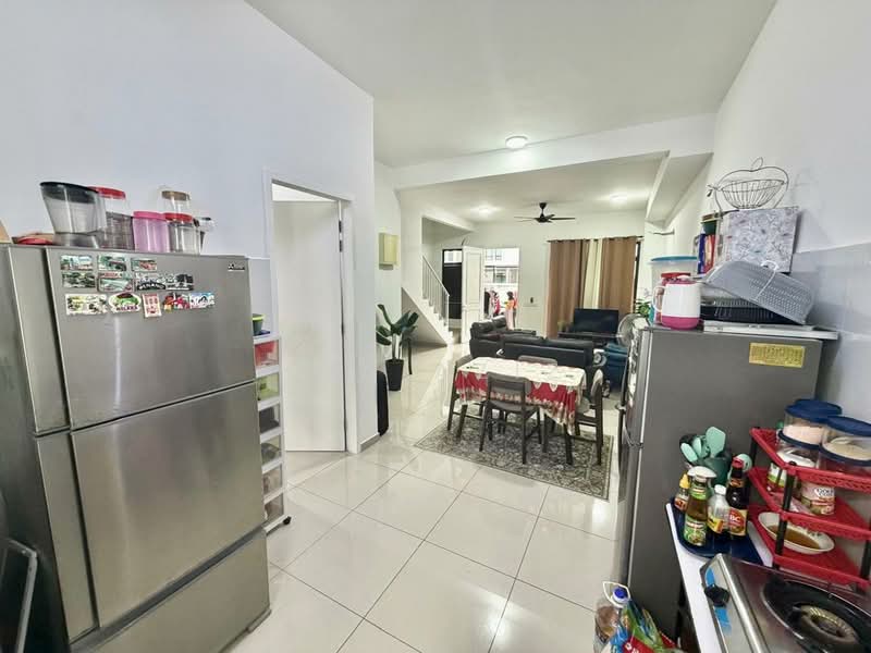 Rumah Teres untuk Dijual di Kota Masai (Pasir Gudang) - Ida Aziz - Kitchen - PropertyGuru.com.my