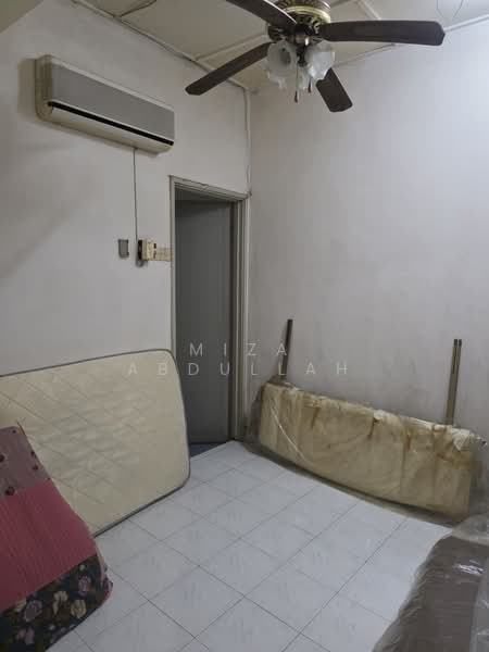 Rumah Teres 2 Tingkat untuk Dijual di U5,Taman Subang Perdana (Shah Alam) - Miza Abdullah - Bedroom - PropertyGuru.com.my