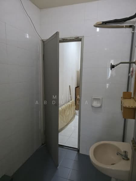 Rumah Teres 2 Tingkat untuk Dijual di U5,Taman Subang Perdana (Shah Alam) - Miza Abdullah - Bathroom - PropertyGuru.com.my