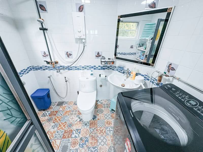 Kondominium untuk Dijual di Villaria - Hazeman Omar - Bathroom - PropertyGuru.com.my