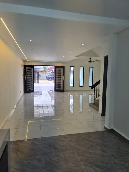 Rumah Teres 2 Tingkat untuk Disewa di Taman Johor Jaya (Johor Bahru) - Eric Tang - Living Room - PropertyGuru.com.my