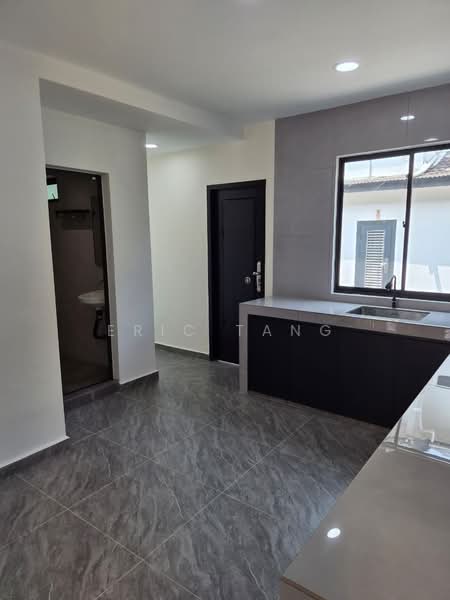 Rumah Teres 2 Tingkat untuk Disewa di Taman Johor Jaya (Johor Bahru) - Eric Tang - Kitchen - PropertyGuru.com.my
