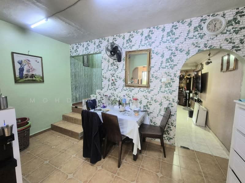 2-storey Terraced House for Sale in Pandan Jaya (Ampang) - Mohd Aizat Saiful Bahri - Dining Room - PropertyGuru.com.my