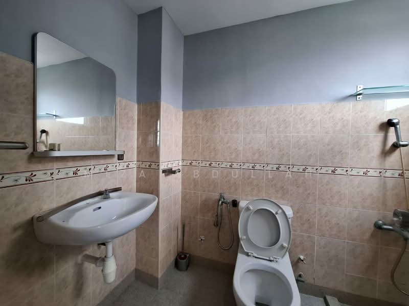 Pangsapuri untuk Dijual di Pelangi Heights - Miza Abdullah - Bathroom - PropertyGuru.com.my