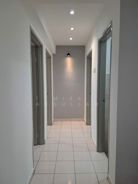 Pangsapuri untuk Dijual di Pelangi Heights - Miza Abdullah - Corridor - PropertyGuru.com.my