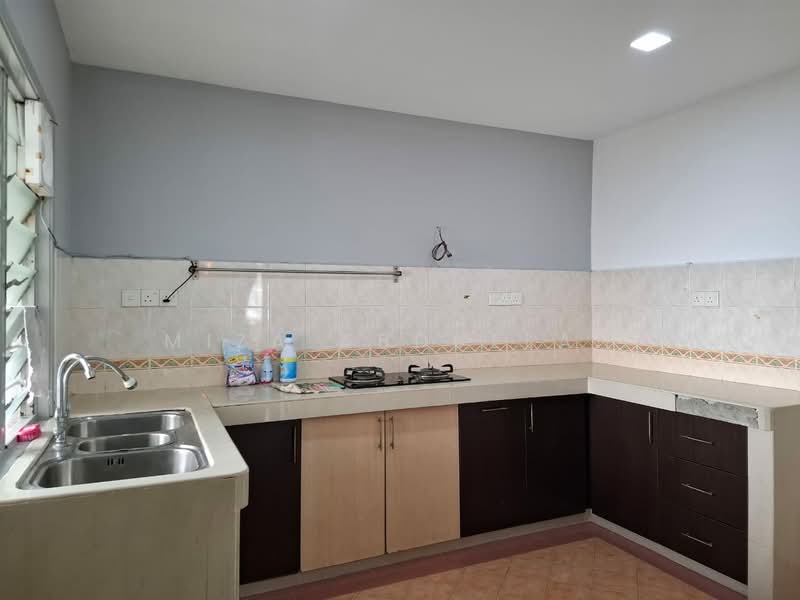 Pangsapuri untuk Dijual di Pelangi Heights - Miza Abdullah - Kitchen - PropertyGuru.com.my