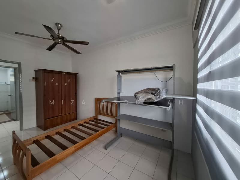 Pangsapuri untuk Dijual di Pelangi Heights - Miza Abdullah - Bedroom - PropertyGuru.com.my