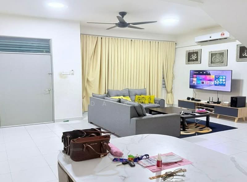 Rumah Teres 2.5 Tingkat untuk Dijual di Pontian (Johor) - Ida Aziz - Living Room - PropertyGuru.com.my