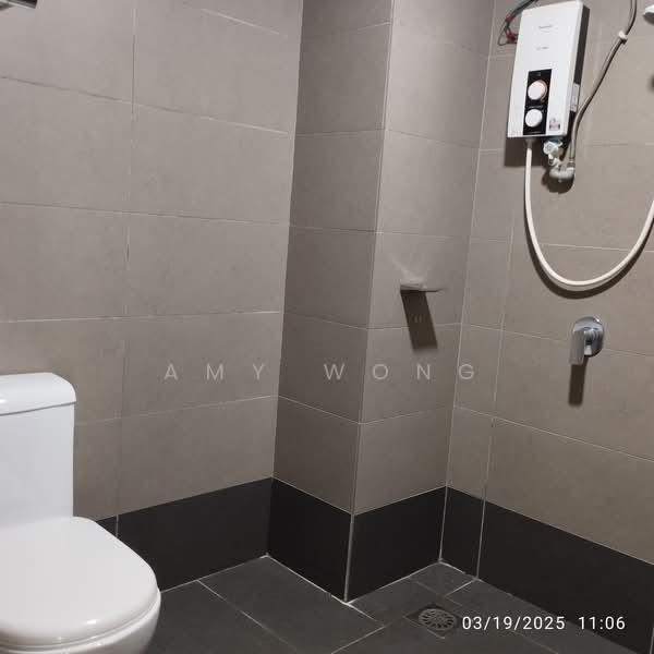 Servis Apartment untuk Disewa di Atria - Amy Wong - Bathroom - PropertyGuru.com.my