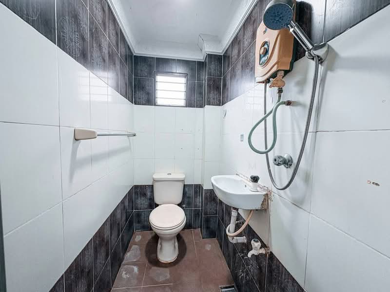 Rumah Teres 2 Tingkat untuk Dijual di Taman Sri Gombak (Gombak) - Hazeman Omar - Bathroom - PropertyGuru.com.my