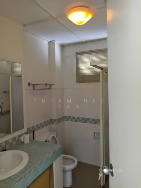 Condominium for Sale at Paradise Lagoon - Thiam Hee Tan - Bathroom - PropertyGuru.com.my