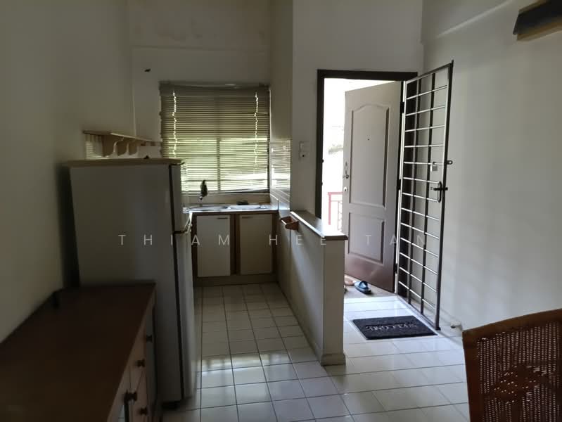 Condominium for Sale at Paradise Lagoon - Thiam Hee Tan - Kitchen - PropertyGuru.com.my