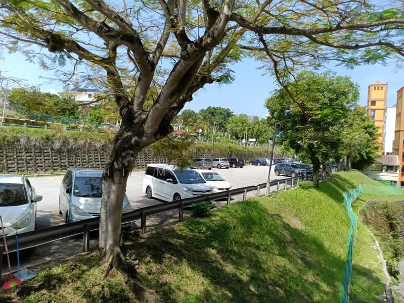 Condominium for Sale at Paradise Lagoon - Thiam Hee Tan - Car Park - PropertyGuru.com.my