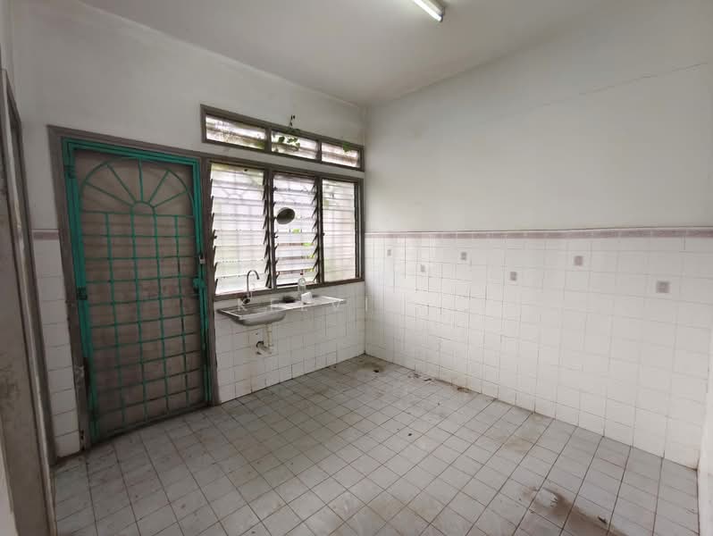 2-storey Terraced House for Sale in Bukit Sentosa (Rawang) - Kelvin . - Kitchen - PropertyGuru.com.my