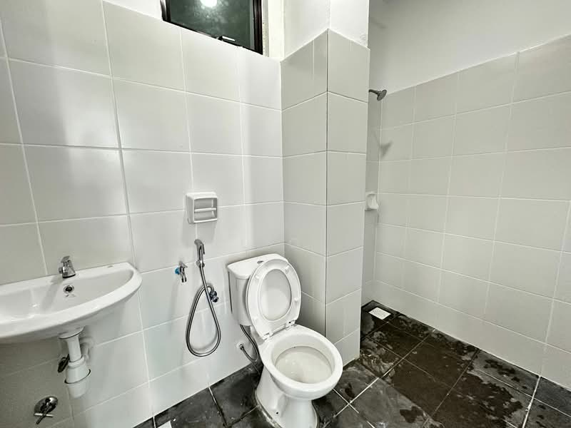 Rumah Flat untuk Disewa di PR1MA @ LARKIN INDAH - Cleo . - Bathroom - PropertyGuru.com.my