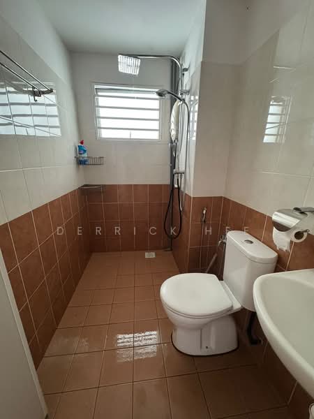 Condominium for Rent at Pearl Avenue - Derrick Hee - Bathroom - PropertyGuru.com.my