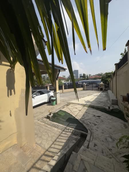 Semi-Detached House for Sale in Sri Petaling (Kuala Lumpur) - Ashley Woon - Exterior - PropertyGuru.com.my