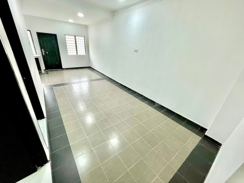 Rumah Teres 1 Tingkat untuk Dijual di Taman Nilai Perdana (Nilai) - Hazeman Omar - Interior - PropertyGuru.com.my