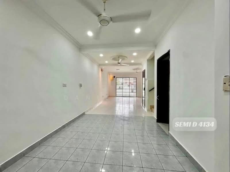 Rumah Teres 2 Tingkat untuk Dijual di Bandar Botanic (Klang) - Daniel Kok - Living Room - PropertyGuru.com.my