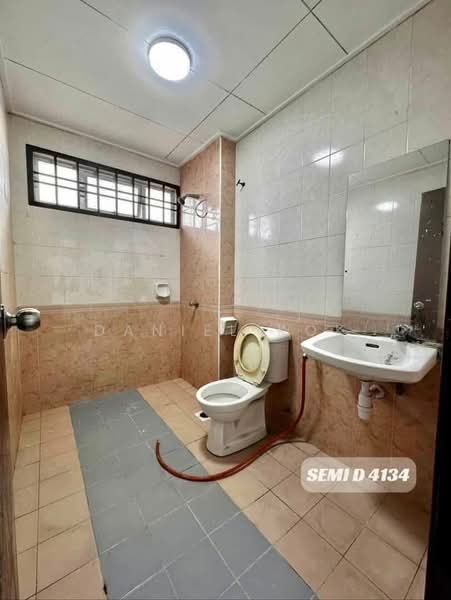 Rumah Teres 2 Tingkat untuk Dijual di Bandar Botanic (Klang) - Daniel Kok - Bathroom - PropertyGuru.com.my