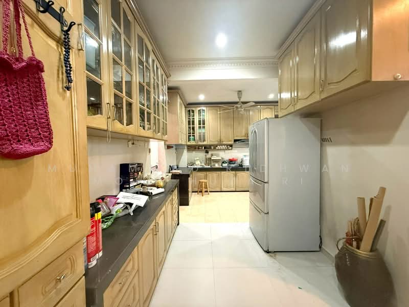 2-storey Terraced House for Sale in Bandar Nusaputra (Puchong) - Muhammad Ridhwan Mohd Huzairi - Kitchen - PropertyGuru.com.my