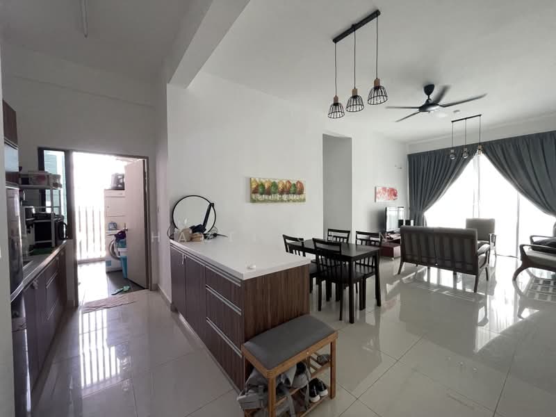 Kondominium untuk Dijual di Kingfisher @ Putatan - Hazel Chan - Living Room - PropertyGuru.com.my