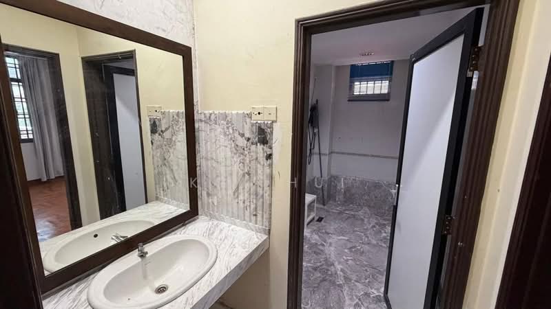 Rumah Berkembar untuk Dijual di Taman Impian Emas (Skudai) - Kok Hui - Bathroom - PropertyGuru.com.my