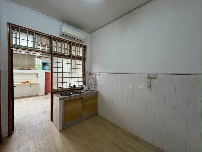 2-storey Terraced House for Sale in Ulu Tiram (Johor) - Albert Liew - Kitchen - PropertyGuru.com.my