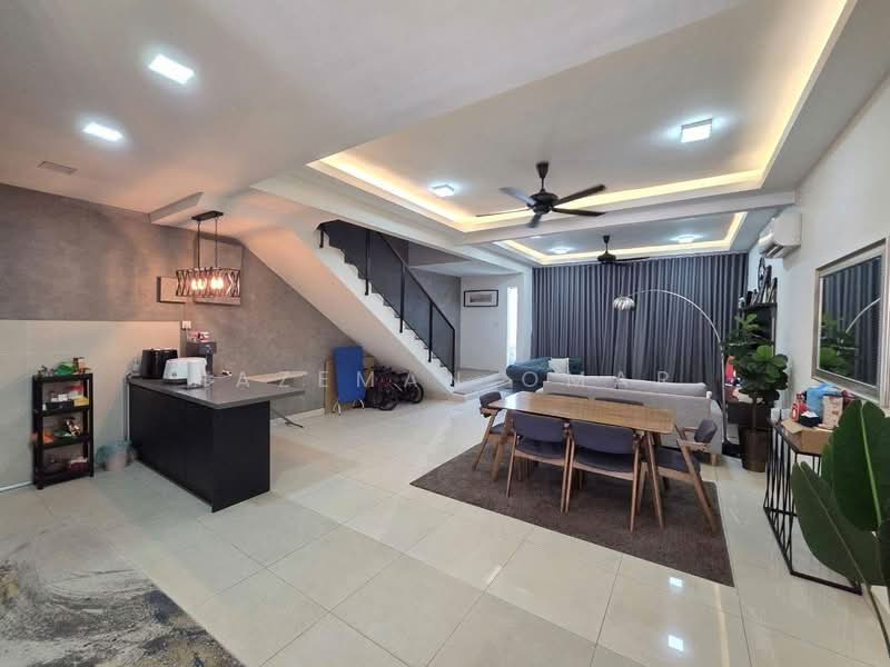 2-storey Terraced House for Sale in Denai Alam (Shah Alam) - Hazeman Omar - Living Room - PropertyGuru.com.my