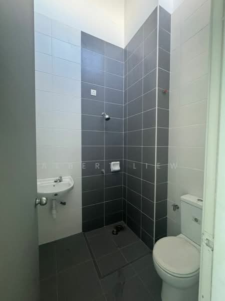 2-storey Terraced House for Sale in Tebrau (Johor) - Albert Liew - Bathroom - PropertyGuru.com.my