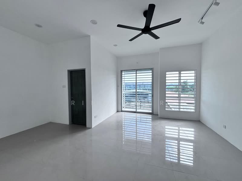 2-storey Terraced House for Sale in Chemor (Perak) - Rina Omar - Living Room - PropertyGuru.com.my