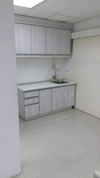 Office for Rent in Dataran Prima (Petaling Jaya) - Ivan Tan - Kitchen - PropertyGuru.com.my