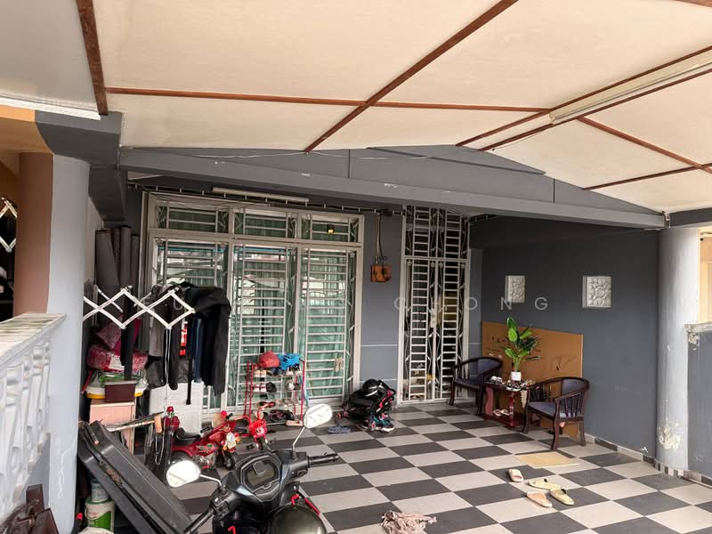 2-storey Terraced House for Sale in Taman Bestari Indah (Ulu Tiram) - Fu Heng Chong - Exterior - PropertyGuru.com.my