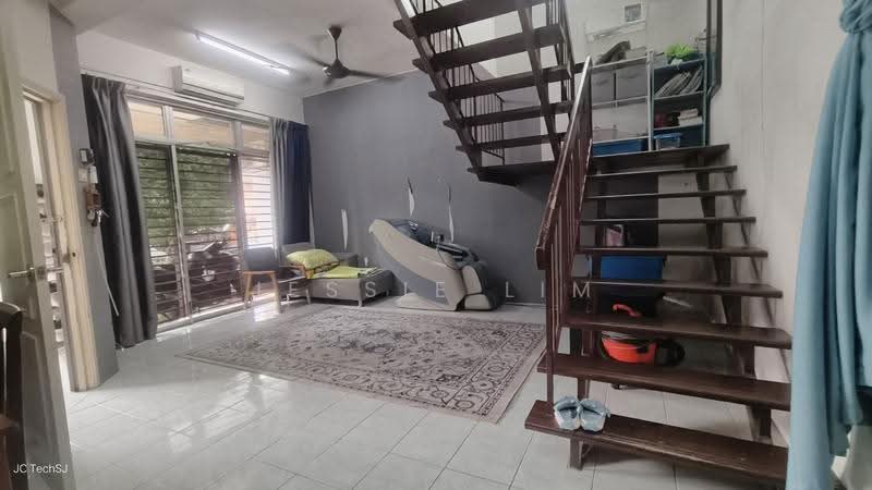 Rumah Teres 2-Tingkat untuk Dijual di Lestari Putra (Seri Kembangan) - Jessie Lim - PropertyGuru.com.my