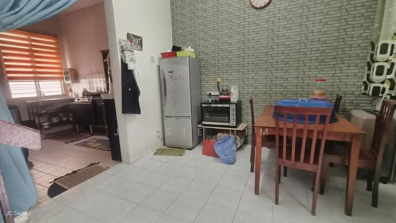 Rumah Teres 2-Tingkat untuk Dijual di Lestari Putra (Seri Kembangan) - Jessie Lim - PropertyGuru.com.my