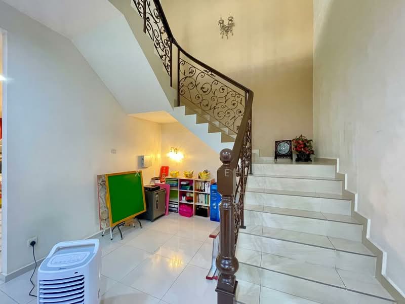 Rumah Berkembar untuk Dijual di Island Glades (Jelutong) - Xinnee . - Entrance - PropertyGuru.com.my